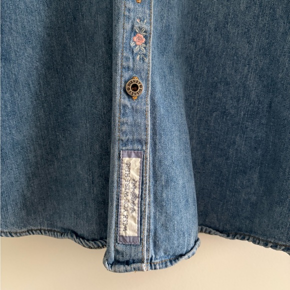 Vintage Disney Store WInnie the Pooh Embroidered Denim Shirt Floral 90s Y2K Sz L - Picture 9 of 16